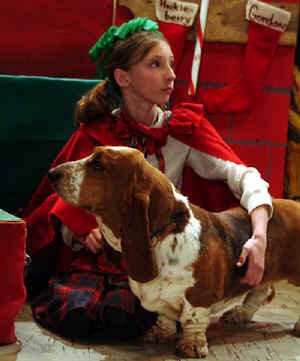 Girl-With-Basset.jpg (107654 bytes)